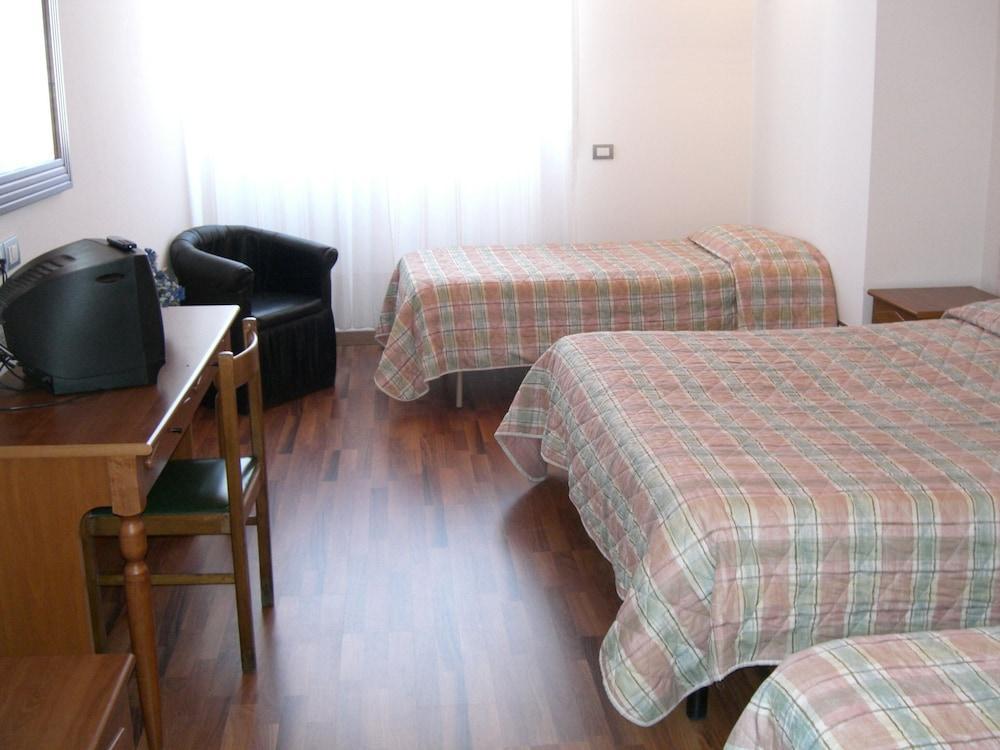 Hotel Golden Rimini Exteriör bild