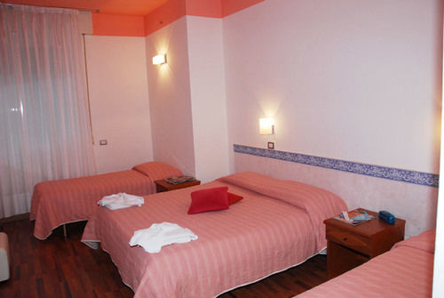 Hotel Golden Rimini Exteriör bild